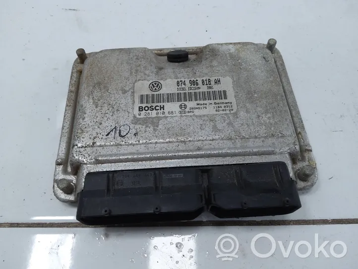 Volkswagen Transporter - Caravelle T4 Sterownik / Moduł ECU 074906018AH