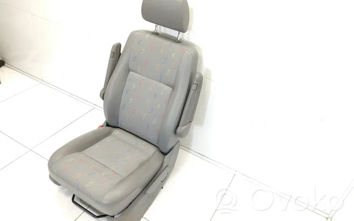 Volkswagen Transporter - Caravelle T5 Front driver seat 