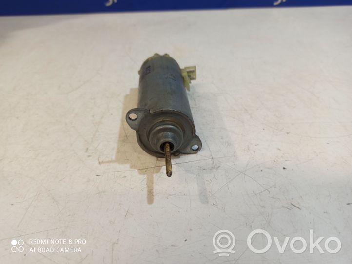 Volvo S60 Seat adjustment motor 130002532