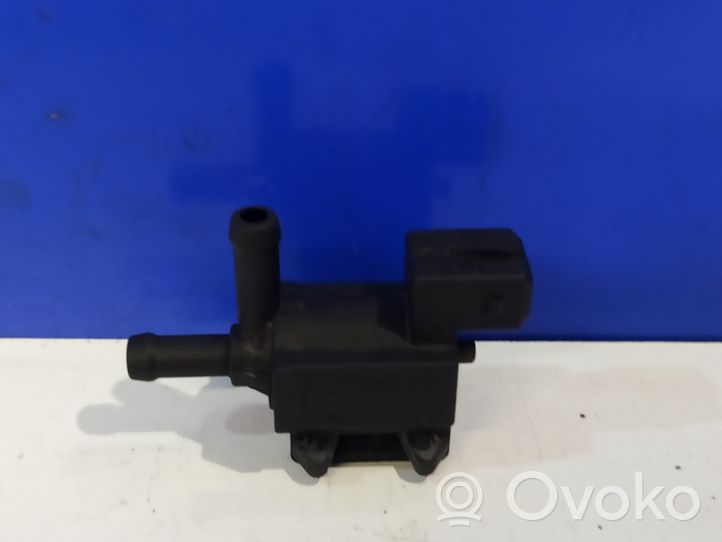 Volvo S40, V40 Electrovanne soupape de dépression 9470775