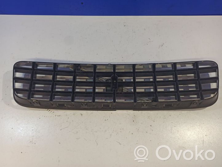 Volvo XC90 Maskownica / Grill / Atrapa górna chłodnicy 8620641