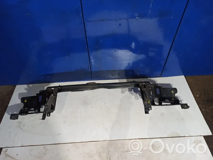 Volvo XC90 Ylempi jäähdyttimen ylätuen suojapaneeli 31202817