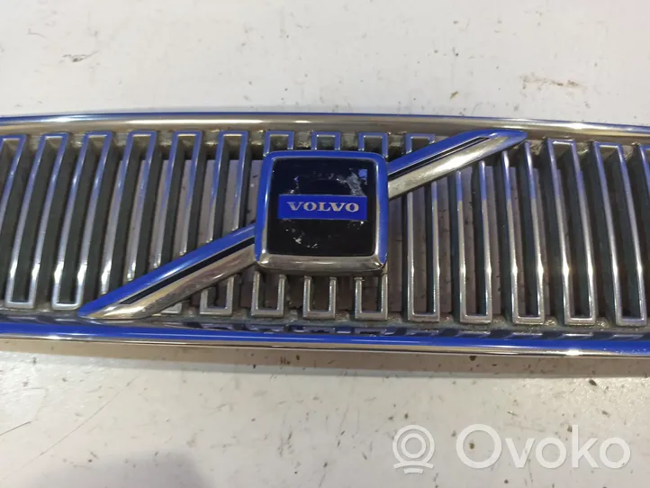 Volvo S40, V40 Grille calandre supérieure de pare-chocs avant 30621339