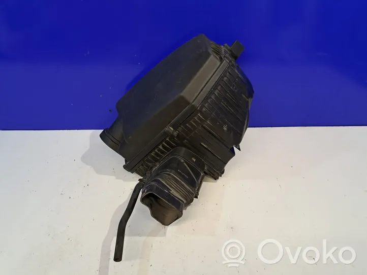 Volvo V70 Коробка воздушного фильтра 31370671