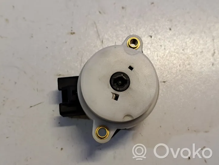 Volvo V70 Ignition lock 8645228