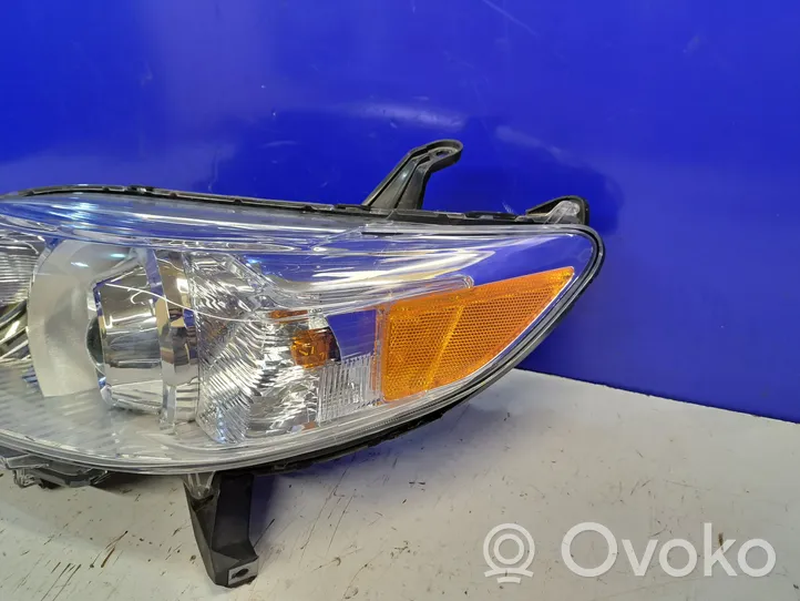 Toyota Sienna XL30 III Lampa przednia 811500803200