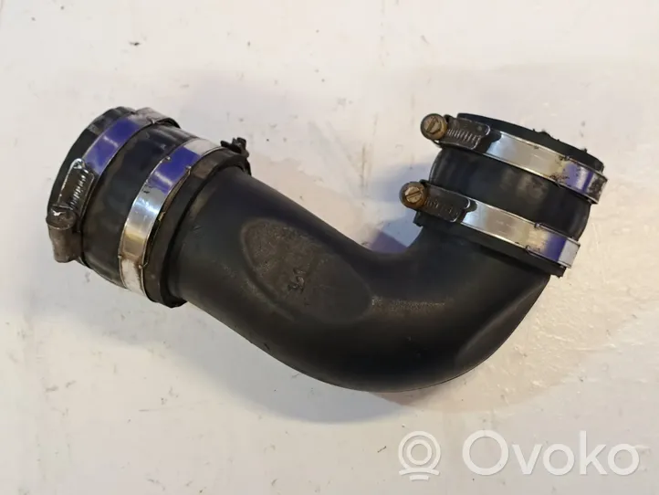 Volvo XC90 Tube d'admission de tuyau de refroidisseur intermédiaire 30751920