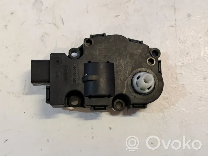 Porsche Cayenne (92A) Motor/activador trampilla del aire acondicionado (A/C) 410475520