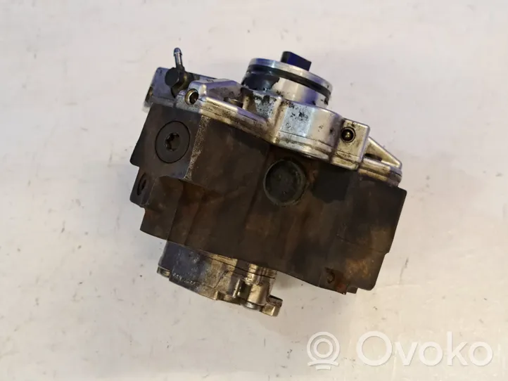 Volvo V70 Mechaniczna pompa paliwa 8642778