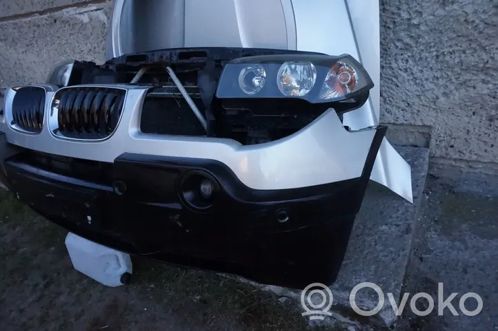 BMW X3 E83 Ylempi jäähdyttimen ylätuen suojapaneeli 