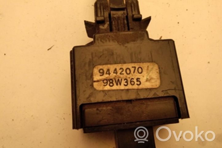 Volvo S80 Brake pedal sensor switch 9472300