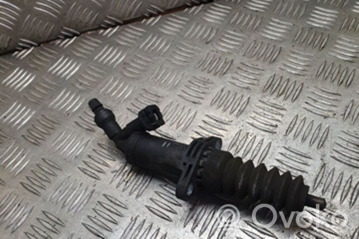 BMW 1 F20 F21 Główny cylinder sprzęgła 13670610