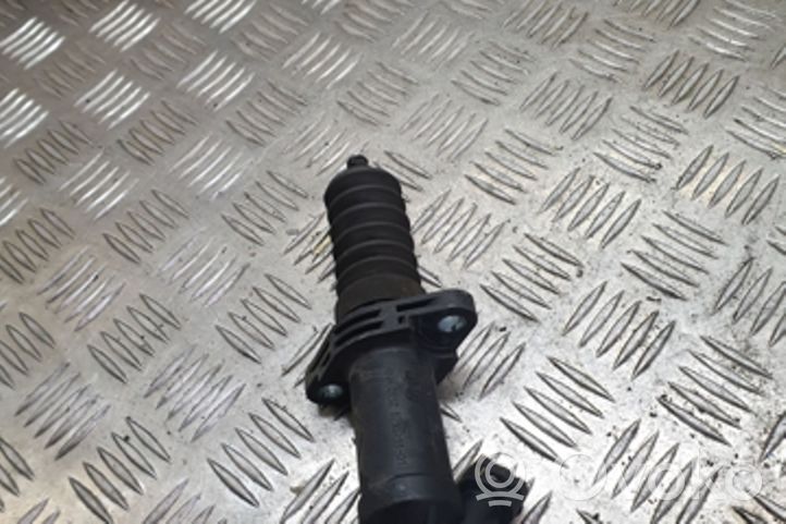 BMW 1 F20 F21 Główny cylinder sprzęgła 13670610