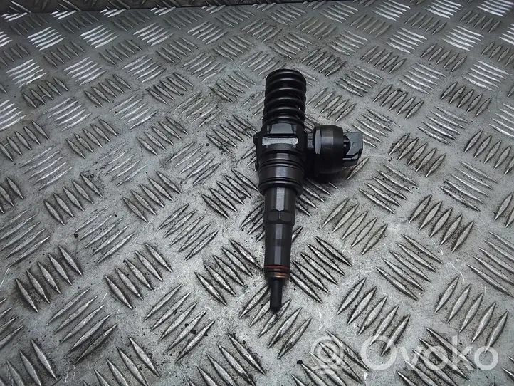 Volkswagen Transporter - Caravelle T5 Injecteur de carburant 070130073R