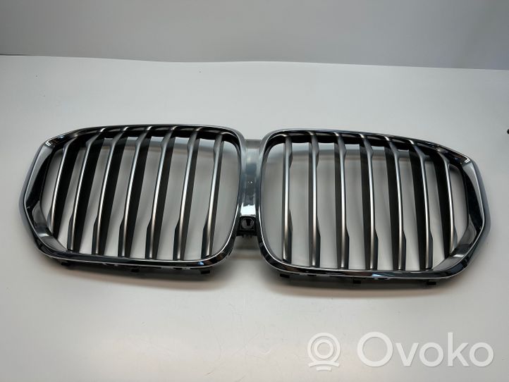 BMW X5 G05 Front bumper upper radiator grill 