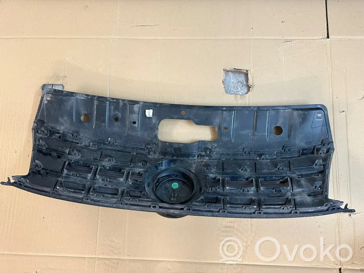 Volkswagen Amarok Grotelės priekinės 2H6853653