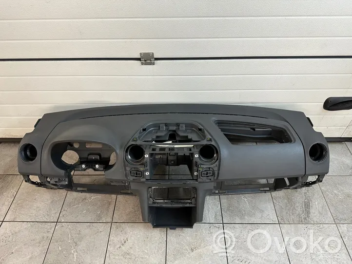 Volkswagen Amarok Deska rozdzielcza 2H1857005T