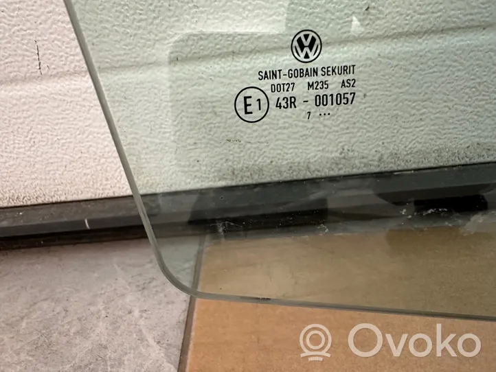 Volkswagen Amarok Pagrindinis priekinių durų stiklas (keturdurio) 
