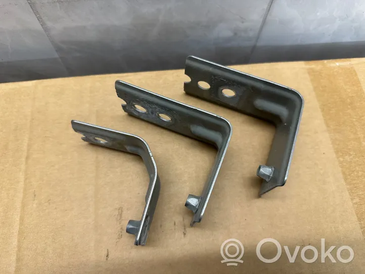 Volkswagen Amarok Uchwyt / Mocowanie błotnika przedniego 2H6821149