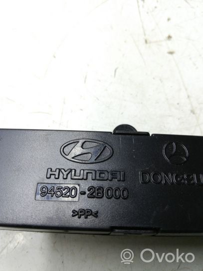 Hyundai Santa Fe Laikrodis 945202B000