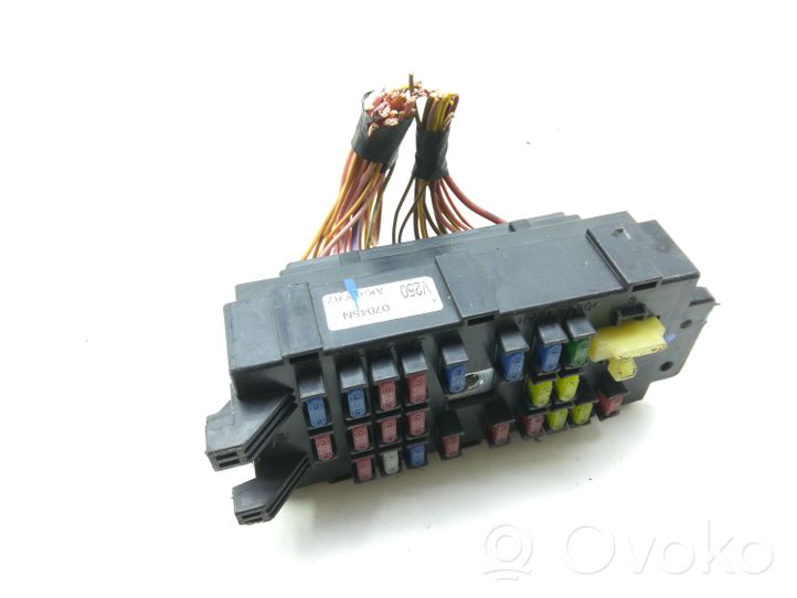 Chevrolet Epica Module de fusibles 07045N