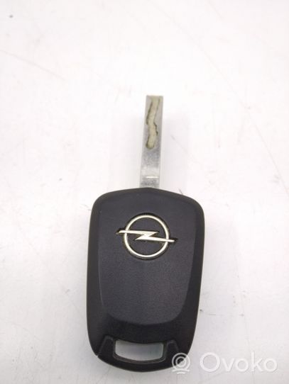 Opel Zafira B Ignition key/card 