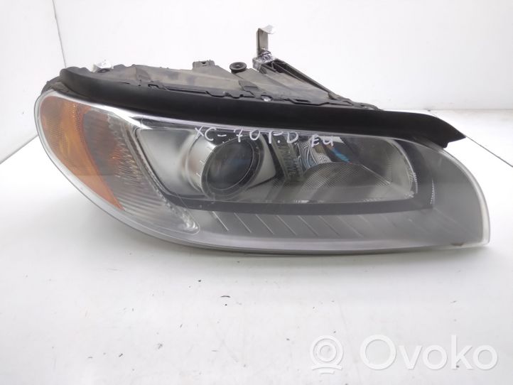 Volvo XC70 Lampa przednia 6948180