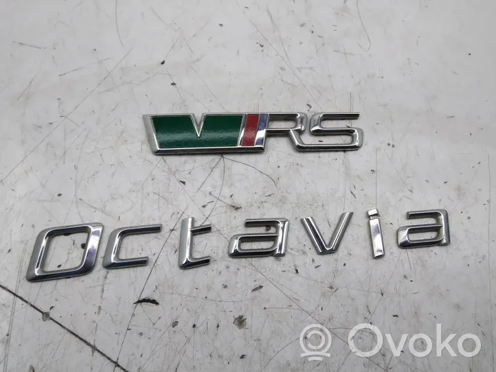 Skoda Octavia Mk2 (1Z) Mostrina con logo/emblema della casa automobilistica 