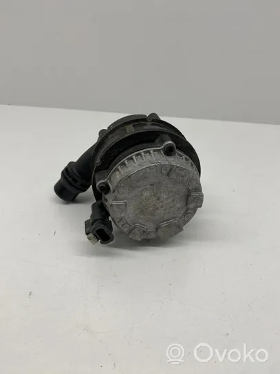 Mercedes-Benz C W205 Pompe à eau de liquide de refroidissement A0005002686