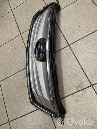 Subaru Outback Grille calandre supérieure de pare-chocs avant 91121AJ020