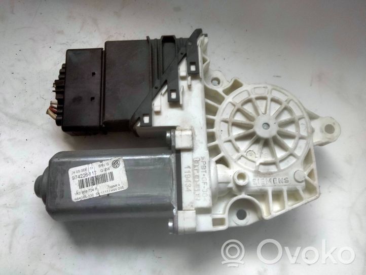 Volkswagen PASSAT B6 Moteur de lève-vitre de porte arrière 1K0959704P