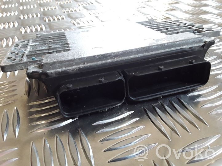 Nissan Note (E11) Sterownik / Moduł ECU MEC37510D28102