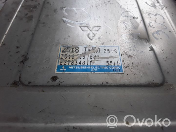 Mazda 323 Calculateur moteur ECU Z51818881