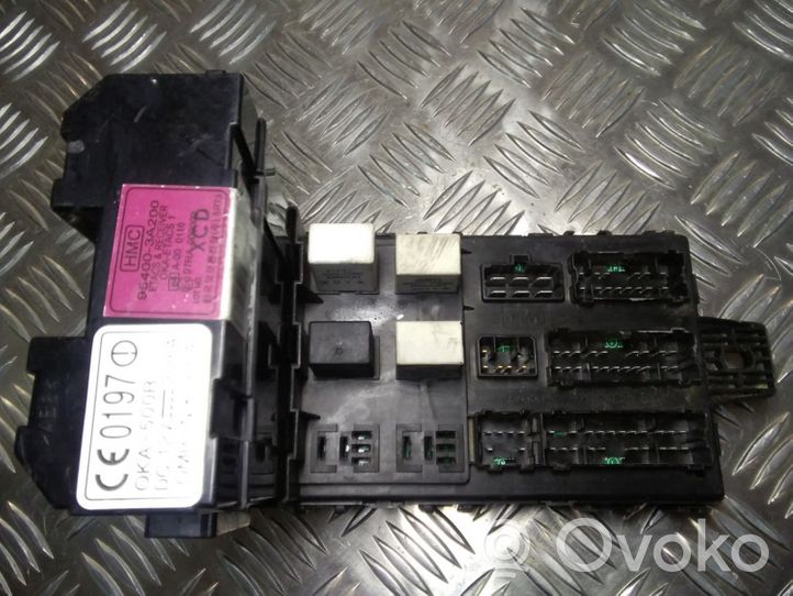 Hyundai Trajet Fuse module 954003A200