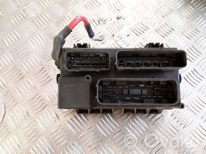 Opel Corsa D Módulo de fusible 013217392