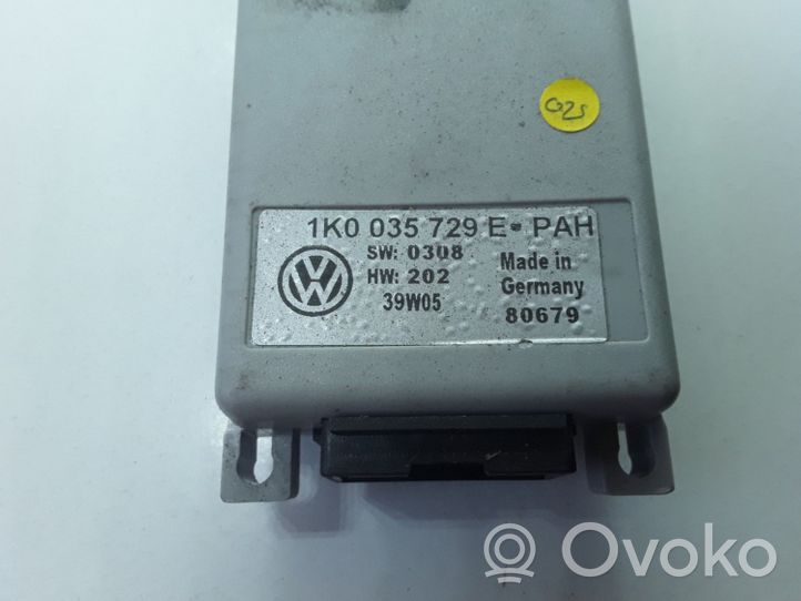 Volkswagen Golf V Puhelimen käyttöyksikkö/-moduuli 1K0035729E