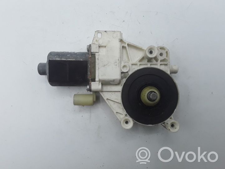 Mercedes-Benz Sprinter W901 W902 W903 W904 Etuoven ikkunan nostomoottori A0068205542