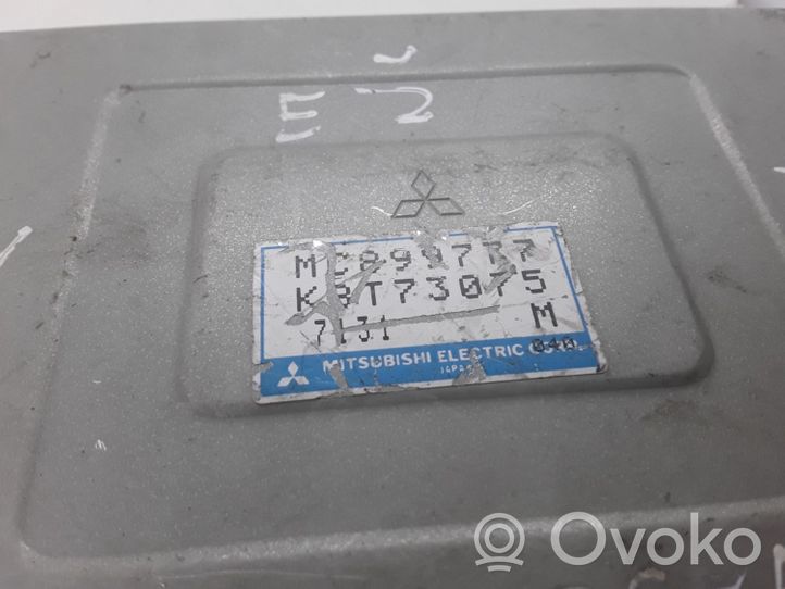 Mitsubishi Pajero Calculateur moteur ECU MC899777