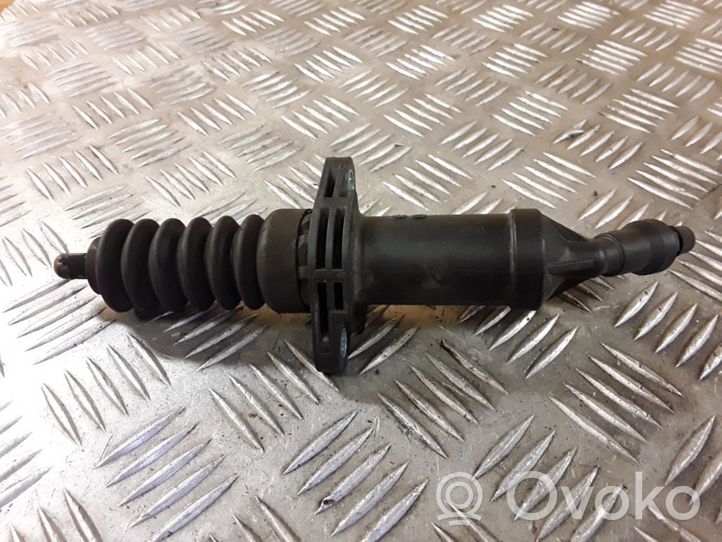 BMW 3 F30 F35 F31 Główny cylinder sprzęgła 13670610