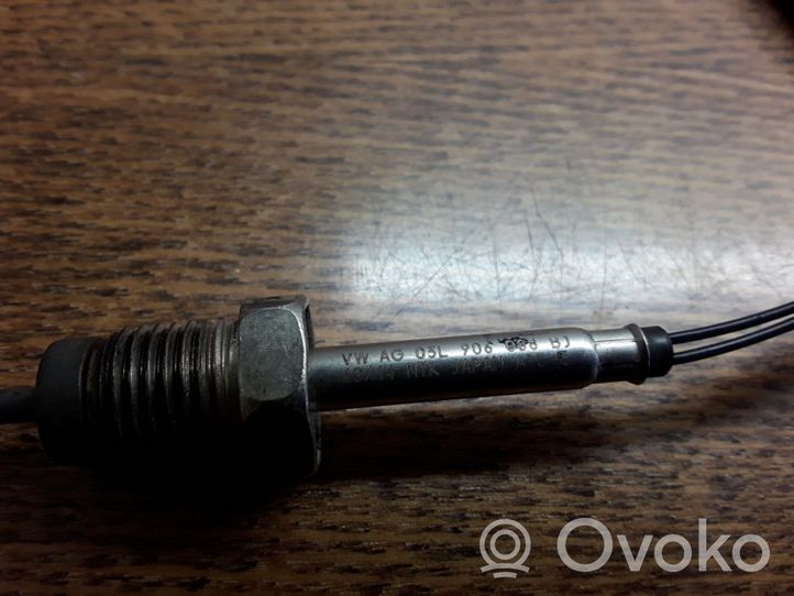 Volkswagen PASSAT B7 Izplūdes gāzu temperatūras sensors 03L906088BJ