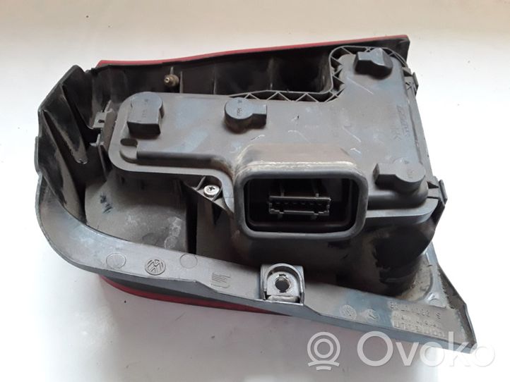 Volkswagen Lupo Aizmugurējais lukturis virsbūvē S38030748