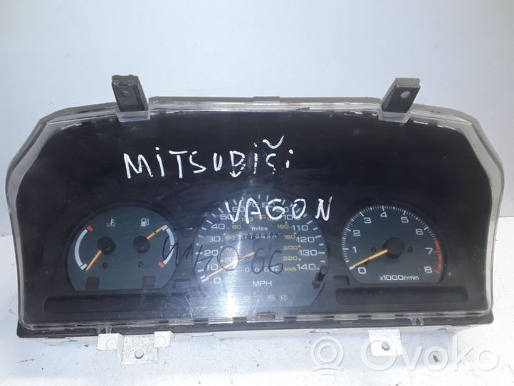Mitsubishi Space Wagon Compteur de vitesse tableau de bord MR240568