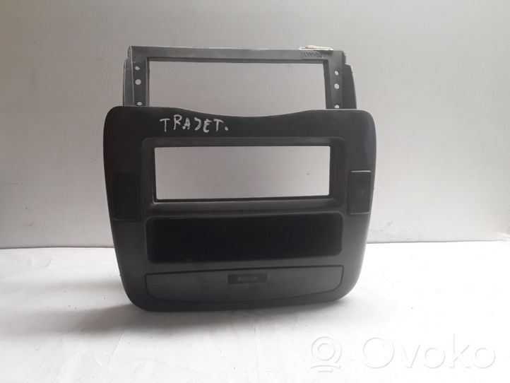 Hyundai Trajet Radion/GPS-laitteen pääyksikön kehys 847423A300