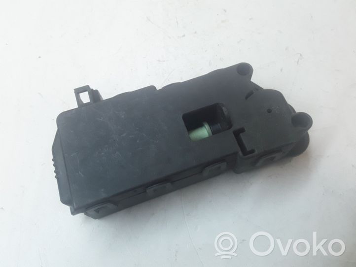 Volvo S40 Motorino del tappo del serbatoio del carburante 30716754