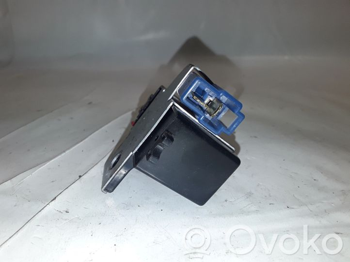 MB649187 Mitsubishi Pajero Horn buzzer relay, 5.00 € RRR
