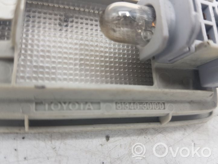 Toyota Auris 150 Lampka podsufitki tylna 8134030100