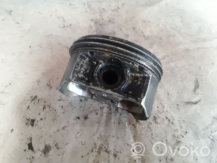 Nissan Murano Z50 Piston 