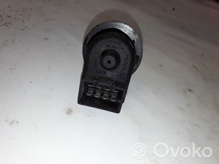 Renault Master II Bouton de commutateur rétroviseur latéral 8200002442B