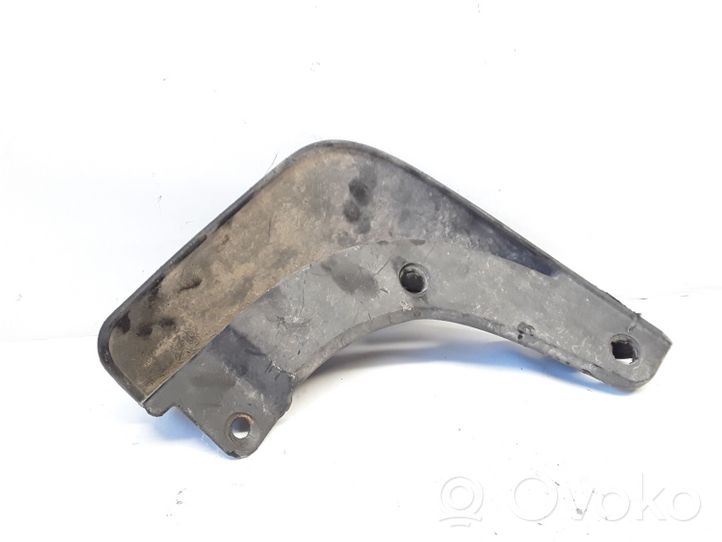 KIA Carens II Rear mudguard 868421D000