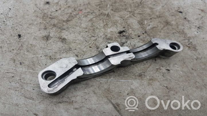 Toyota Previa (XR30, XR40) II Camshaft holder bracket 